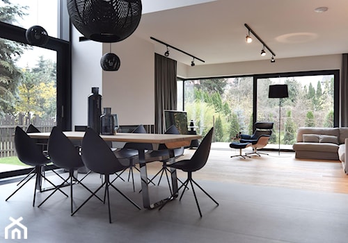 Dom na Wilanowie - Średnia biała jadalnia w salonie, styl minimalistyczny - zdjęcie od Base Architekci