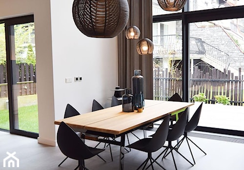 Dom na Wilanowie - Duża biała jadalnia jako osobne pomieszczenie, styl nowoczesny - zdjęcie od Base Architekci