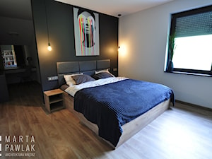 Dom Jednorodzinny Wisła - realizacja - Średnia biała czarna z biurkiem sypialnia, styl industrialny - zdjęcie od MARTA PAWLAK ARCHITEKTURA WNĘTRZ