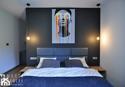 Dom Jednorodzinny Wisła - realizacja - Średnia biała szara sypialnia, styl industrialny - zdjęcie od MARTA PAWLAK ARCHITEKTURA WNĘTRZ