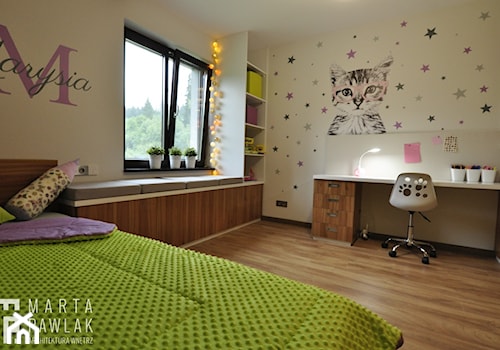 Dom Jednorodzinny Wisła - realizacja - Średni beżowy pokój dziecka dla nastolatka dla dziewczynki, styl nowoczesny - zdjęcie od MARTA PAWLAK ARCHITEKTURA WNĘTRZ