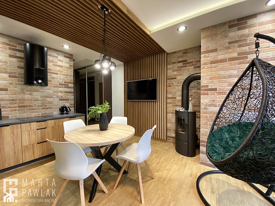 Apartament Wisła Czarne - Mała brązowa jadalnia w kuchni, styl industrialny - zdjęcie od MARTA PAWLAK ARCHITEKTURA WNĘTRZ
