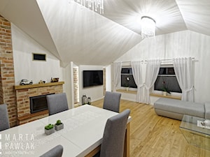 Mieszkanie na poddaszu Brenna - realizacja - Średnia biała jadalnia w salonie, styl tradycyjny - zdjęcie od MARTA PAWLAK ARCHITEKTURA WNĘTRZ