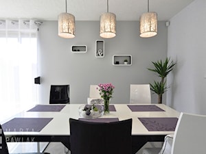 Dom Jednorodzinny Kowale - Średnia szara jadalnia w salonie, styl nowoczesny - zdjęcie od MARTA PAWLAK ARCHITEKTURA WNĘTRZ