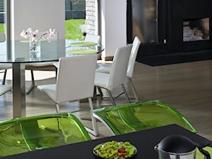 Bruzdowa - Średnia biała jadalnia jako osobne pomieszczenie, styl nowoczesny - zdjęcie od Barbara Pilarska