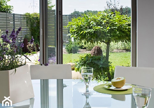 Bruzdowa - Mała szara jadalnia jako osobne pomieszczenie, styl nowoczesny - zdjęcie od Barbara Pilarska