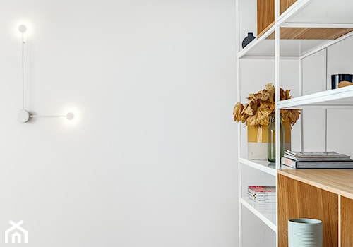 Apartament w Gdyni 2017 - konkurs - Mały biały salon, styl nowoczesny - zdjęcie od formativ. kasia dudko