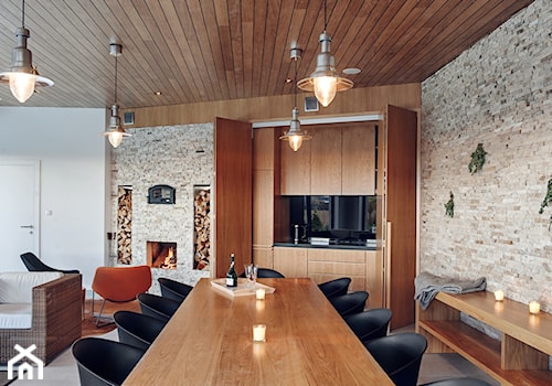 Domek Biesiadny - Duża beżowa jadalnia w salonie, styl industrialny - zdjęcie od formativ. kasia dudko