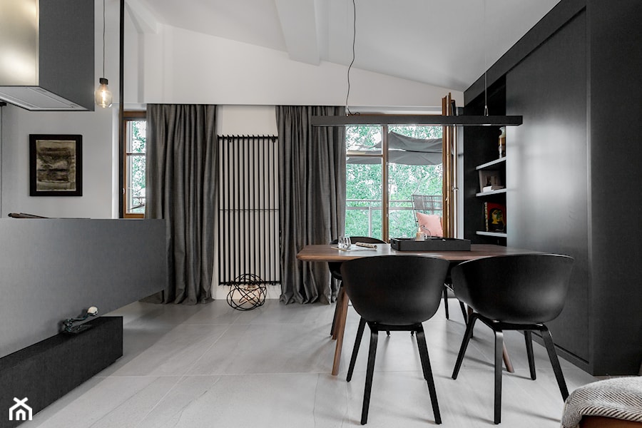 Apartament w Sopocie 2017 - konkurs - Średnia czarna szara jadalnia jako osobne pomieszczenie, styl nowoczesny - zdjęcie od formativ. kasia dudko