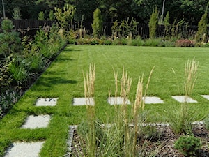 Ścieżka w ogrodzie - zdjęcie od Zielony Styl -Projektowanie, realizacja ogrodów i tarasów