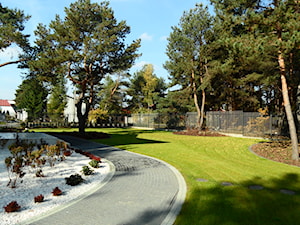 Ogród przy lesie - zdjęcie od Zielony Styl -Projektowanie, realizacja ogrodów i tarasów