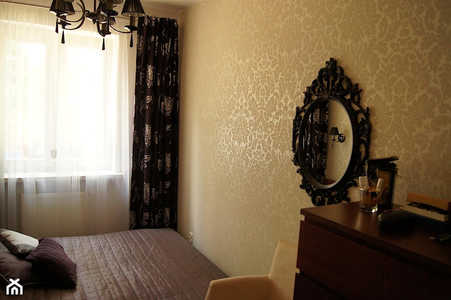 Mała brązowa sypialnia, styl glamour - zdjęcie od AC projekt