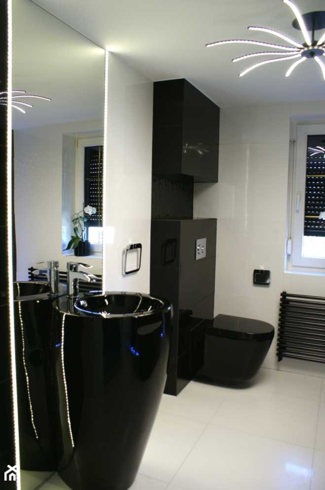 łazienka black&white - Łazienka, styl nowoczesny - zdjęcie od Pracownia Architektury Katarzyna Hermyt-Staszewska