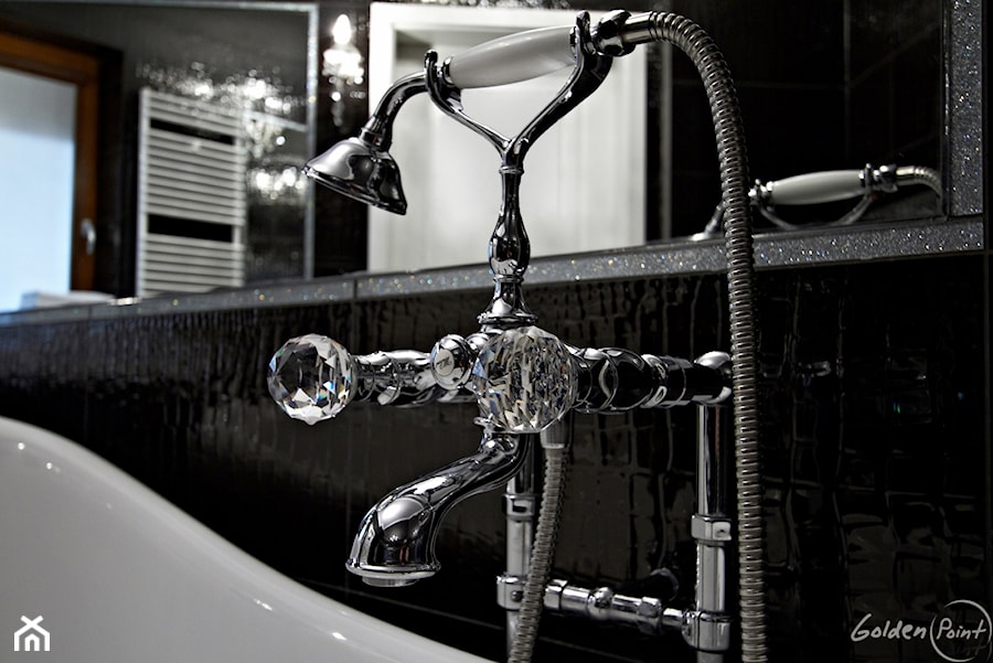 Przykładowe realizacje - Z lustrem łazienka, styl glamour - zdjęcie od Golden Point