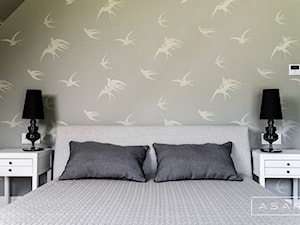 Dom Koleczkowo - Beżowa zielona sypialnia na poddaszu, styl nowoczesny - zdjęcie od ASAR projekt