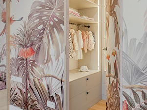 Dom 2+2 w ciepłym minimalizmie | Skierniewice - realizacja - Garderoba, styl nowoczesny - zdjęcie od NORMY