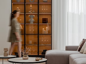 Dom 2+2 w ciepłym minimalizmie | Skierniewice - realizacja - Salon, styl nowoczesny - zdjęcie od NORMY