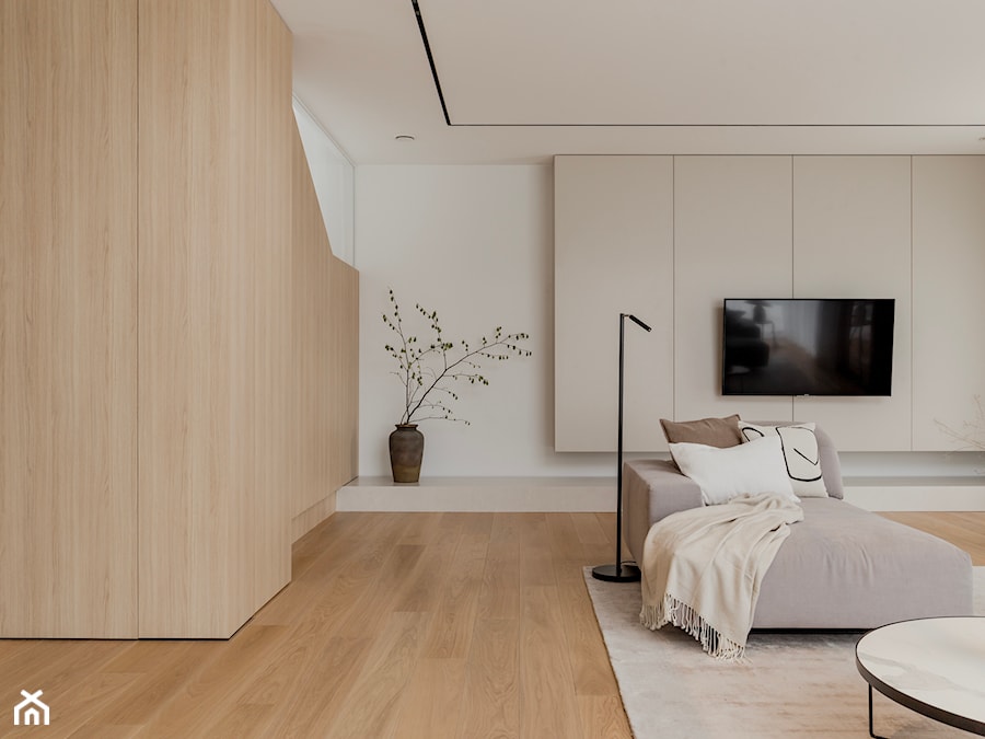 Dom 2+2 w ciepłym minimalizmie | Skierniewice - realizacja - Salon, styl minimalistyczny - zdjęcie od NORMY