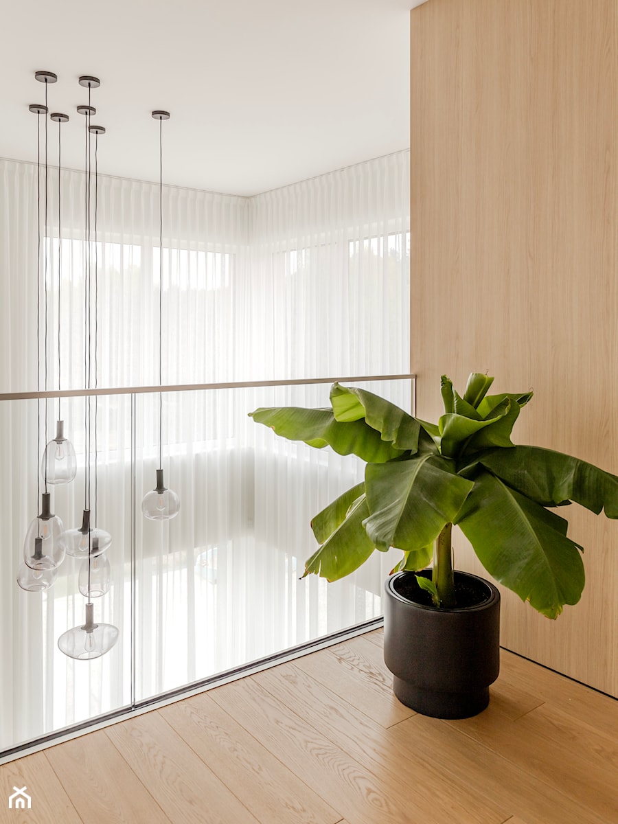 Dom 2+2 w ciepłym minimalizmie | Skierniewice - realizacja - Hol / przedpokój, styl minimalistyczny - zdjęcie od NORMY