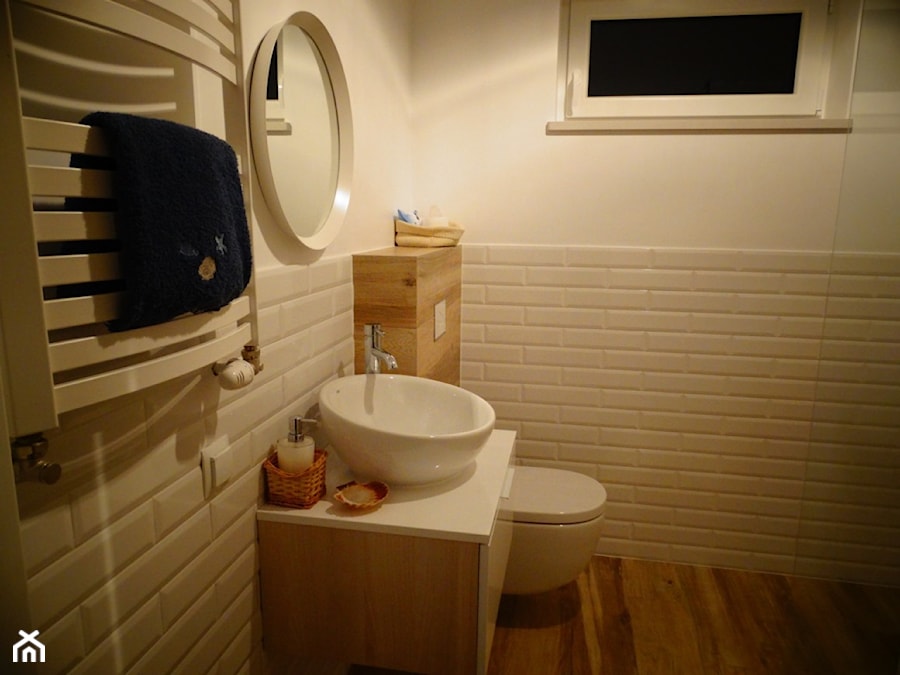 Mała dolna łazieneczka z kabiną walk in, której nie udało się uwiecznić na zdjęciu ;-) - zdjęcie od maja_g