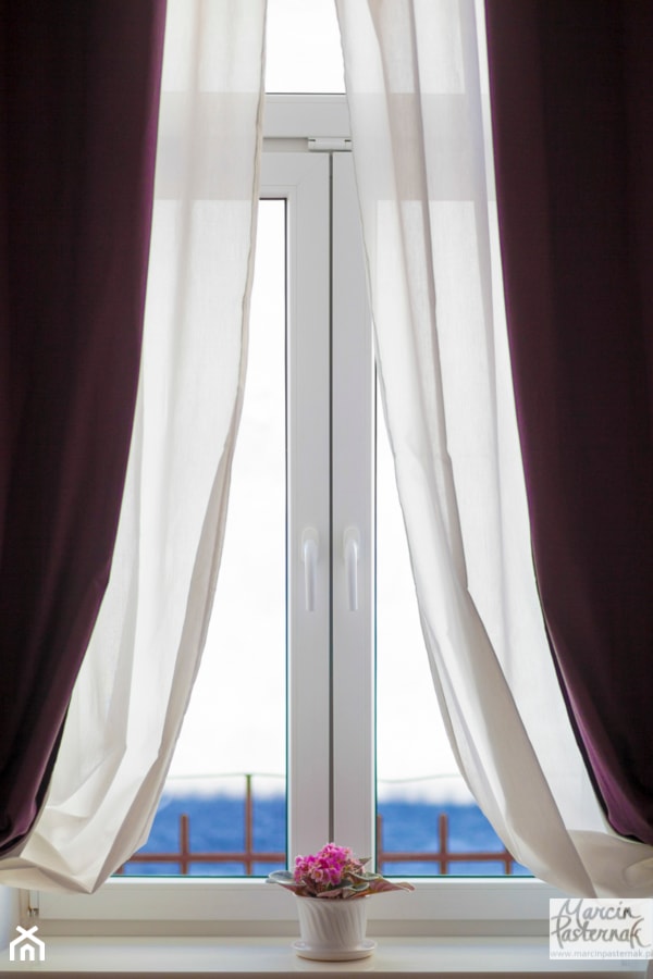 romantyczne okno w sypialni - zdjęcie od Beata Bakulska