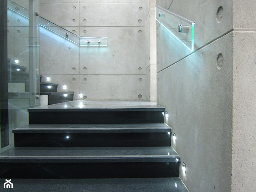 Biurowiec w centrum miasta - Wnętrza publiczne, styl minimalistyczny - zdjęcie od deSIGNum studio kreacji