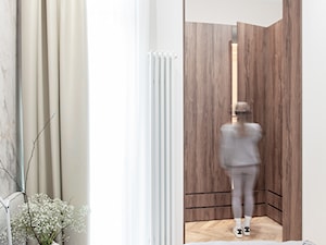 Apartament 57m2 - Garderoba, styl nowoczesny - zdjęcie od KREACJA PRZESTRZENI Anna Matuszewska-Janik
