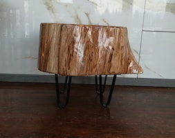 oryginalny stołek drewniany - zdjęcie od Kamienie naturalne Chrobak - Homebook