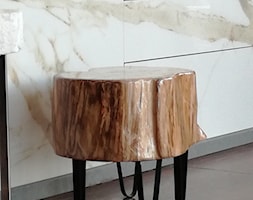 Oryginalny stołek drewniany - zdjęcie od Kamienie naturalne Chrobak - Homebook