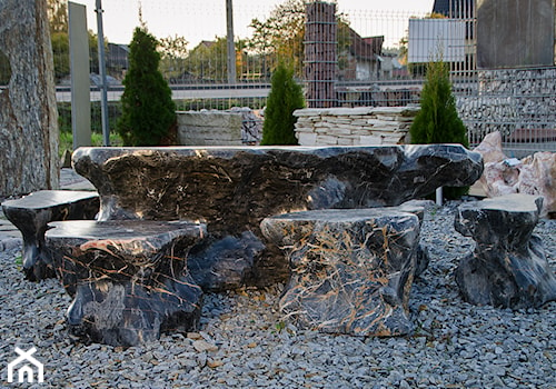 Zestaw mebli do ogrodu wykonanych z kamienia naturalnego - zdjęcie od Kamienie naturalne Chrobak