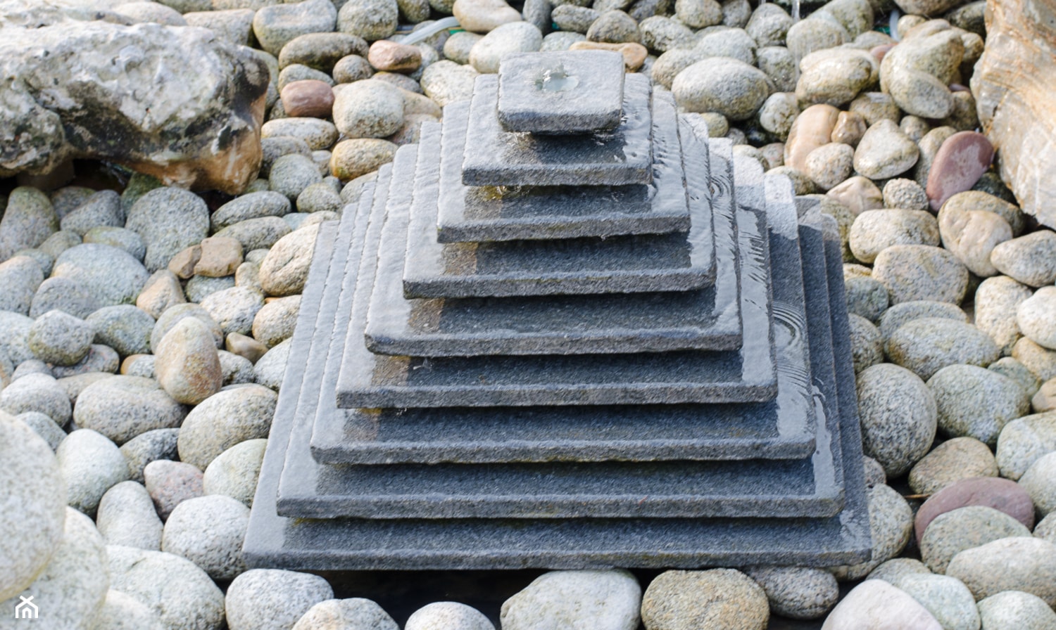 Fontanna piramida - zdjęcie od Kamienie naturalne Chrobak - Homebook