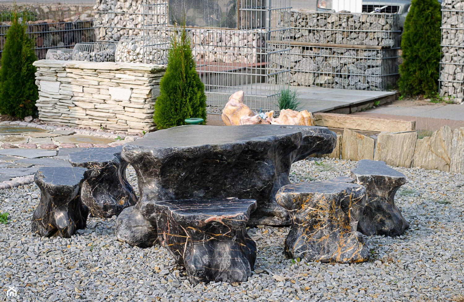 Zestaw mebli ogrodowych .Wykonanych z kamienia naturalnego. - zdjęcie od Kamienie naturalne Chrobak - Homebook
