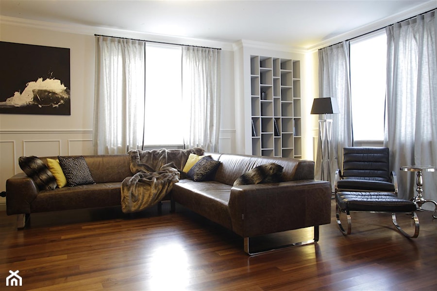 Apartament z elementami mieszkania we francuskiej kamienicy - Mały biały salon, styl nowoczesny - zdjęcie od Magdalena Sobula Pracownia Projektowa Pe2