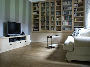 Pokój telewizyjny z biblioteką - zdjęcie od Magdalena Sobula Pracownia Projektowa Pe2