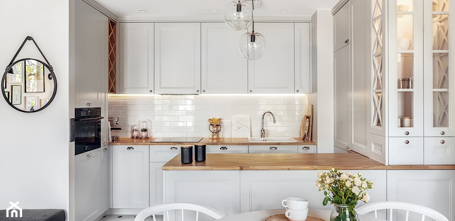 Remont małej kuchni w bloku – 6 trików, dzięki którym optycznie powiększysz wnętrze