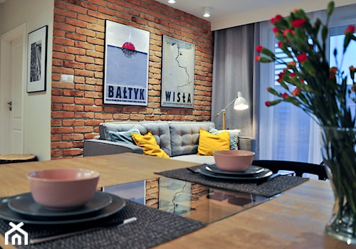 Mieszkanie przeznaczone na sprzedaż - Mały biały salon z jadalnią z tarasem / balkonem, styl nowoczesny - zdjęcie od NMagdalena