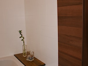łazienka z zamontowanymi meblami - zdjęcie od Dziecinnieproste