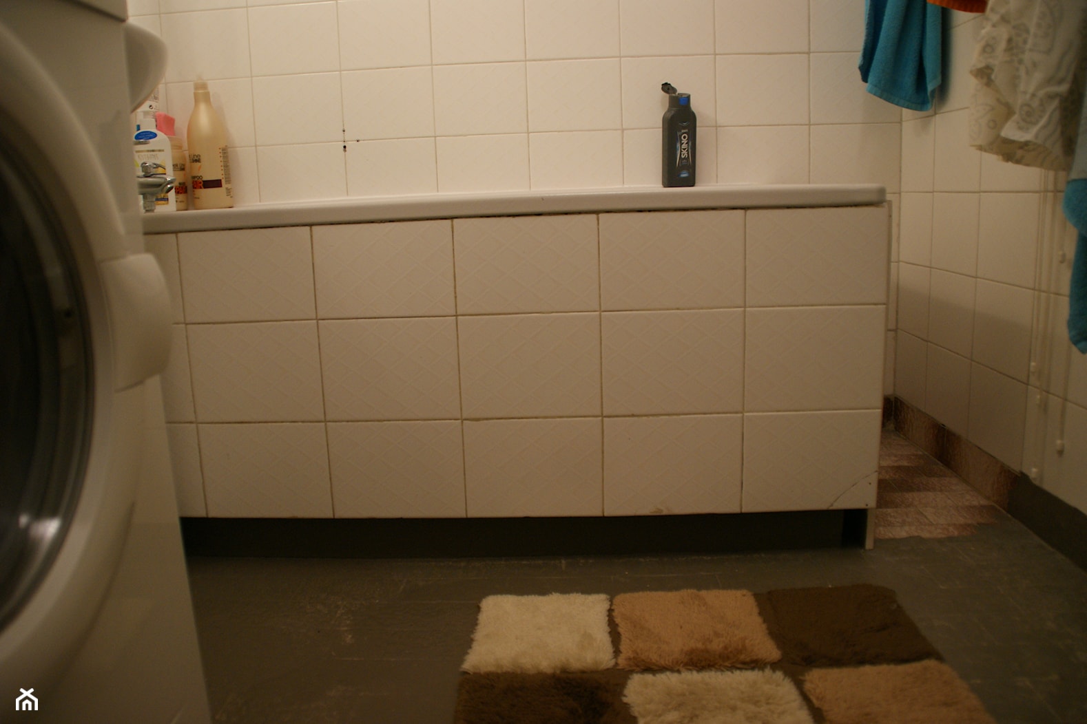 łazienka przed remontem - zdjęcie od Dziecinnieproste - Homebook