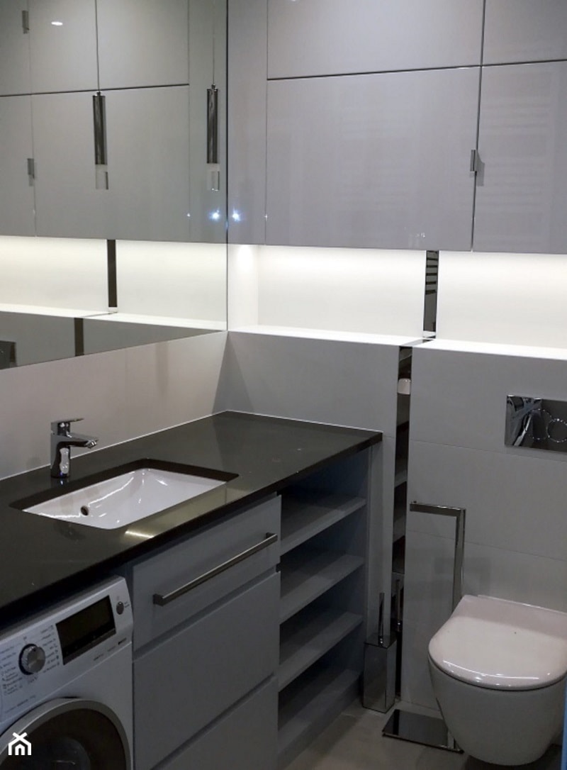 Łazienka - Mała z pralką / suszarką z punktowym oświetleniem łazienka - zdjęcie od cezar-meble