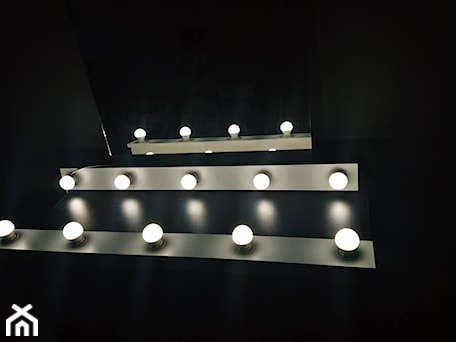 Aranżacje wnętrz - Łazienka: Panele Oświetleniowe - SINGLE LED - ZAP project . Przeglądaj, dodawaj i zapisuj najlepsze zdjęcia, pomysły i inspiracje designerskie. W bazie mamy już prawie milion fotografii!