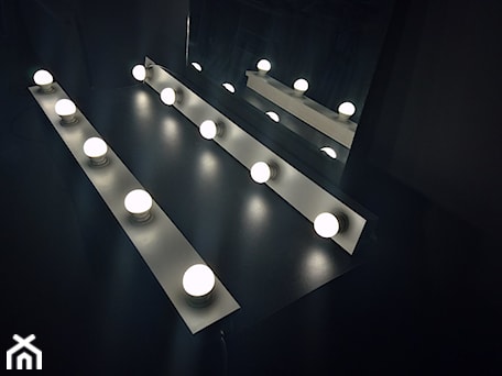 Aranżacje wnętrz - Łazienka: Panele Oświetleniowe - SINGLE LED - ZAP project . Przeglądaj, dodawaj i zapisuj najlepsze zdjęcia, pomysły i inspiracje designerskie. W bazie mamy już prawie milion fotografii!