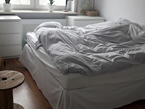 Metamorfoza sypialni nr 2 - Mała biała sypialnia, styl skandynawski - zdjęcie od sylwiarauch