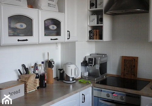 kuchnia - Mała średnia otwarta z salonem kuchnia w kształcie litery l, styl tradycyjny - zdjęcie od sylwiarauch