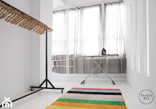 Studio fotograficzne Jasna Sprawa - Garderoba, styl industrialny - zdjęcie od Studio R35