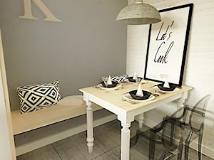 kuchnia - Mała biała szara jadalnia w kuchni, styl skandynawski - zdjęcie od interior maker