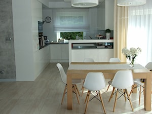 Dom pod Częstochową - Średnia biała szara jadalnia w kuchni, styl skandynawski - zdjęcie od Katarzyna Matschay