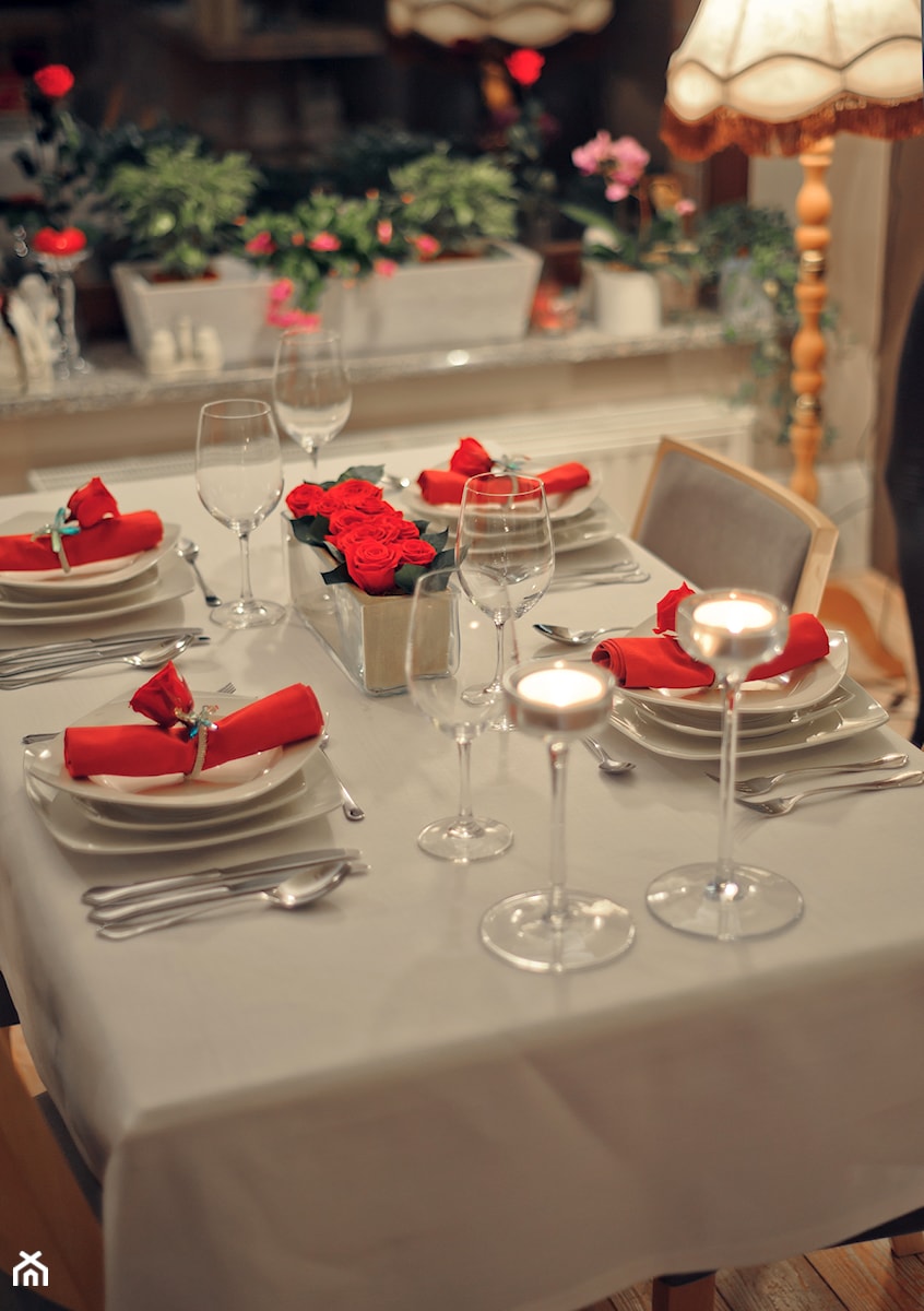 Restauracje - Mała szara jadalnia jako osobne pomieszczenie, styl tradycyjny - zdjęcie od RoseBelle