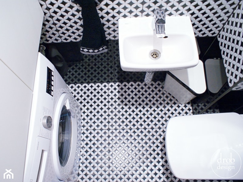 Czarno-biała toaleta - zdjęcie od Drob Design