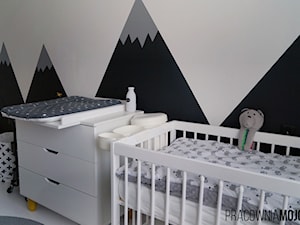 Pokój dziecięcy, Rybnik - Mały biały czarny pokój dziecka dla niemowlaka dla chłopca dla dziewczynki, styl skandynawski - zdjęcie od MOJO pracownia projektowa
