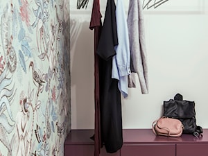 Hercena - Mała biała sypialnia, styl nowoczesny - zdjęcie od na-antresoli